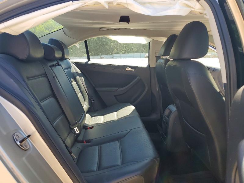 53347106 :رقم المزاد ، 3VWD17AJ1EM270676 vin ، 2014 Volkswagen Jetta مزاد بيع
