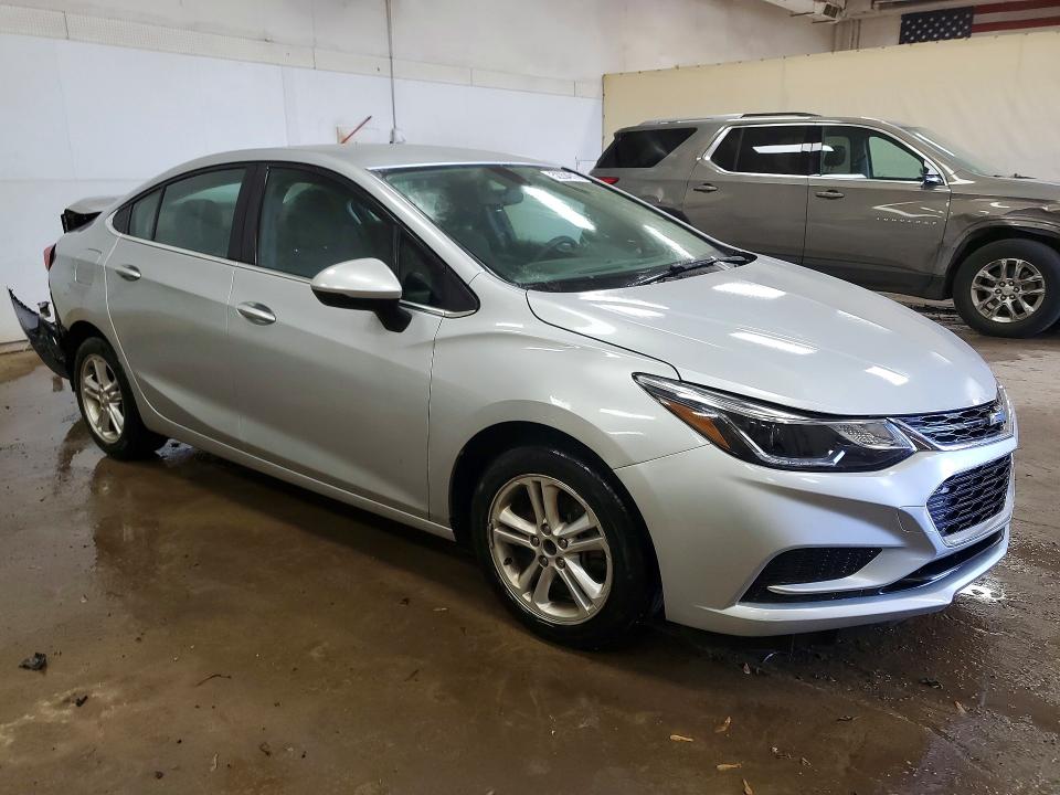 52204916 :رقم المزاد ، 1G1BE5SM5J7189270 vin ، 2018 Chevrolet Cruze مزاد بيع