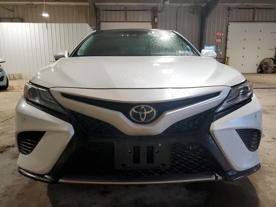 Aukcja sprzedaży 2018 Toyota Camry, vin: 4T1B61HK0JU052690, numer aukcji: 53515426