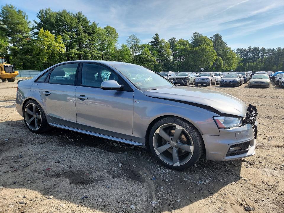 53566456 :رقم المزاد ، WAUFFAFL3FN023572 vin ، 2015 Audi A4 مزاد بيع