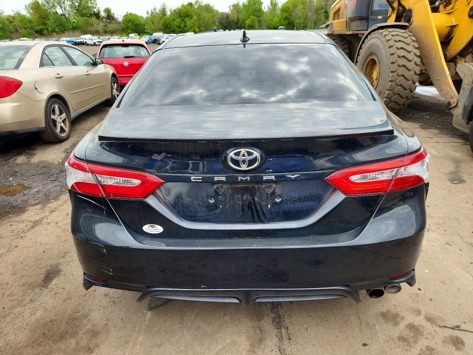 52520926 :رقم المزاد ، 4T1B11HK0KU808874 vin ، 2019 Toyota Camry مزاد بيع