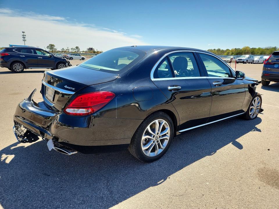 51914896 :رقم المزاد ، 55SWF4KB0JU238771 vin ، 2018 Mercedes-benz C مزاد بيع