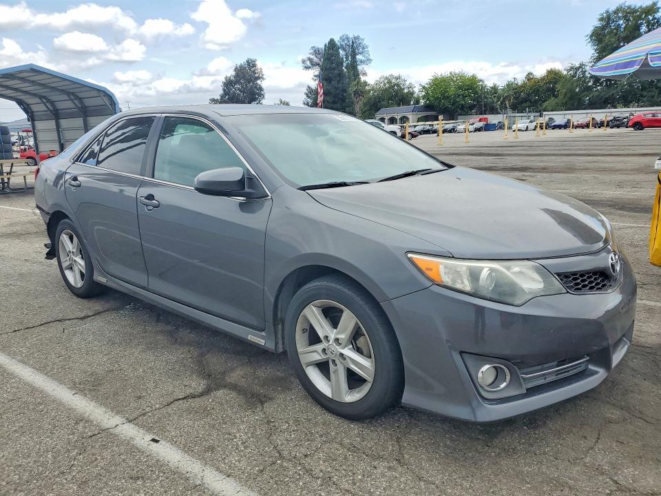 55158626 :رقم المزاد ، 4T1BF1FK3CU549822 vin ، 2012 Toyota Camry مزاد بيع