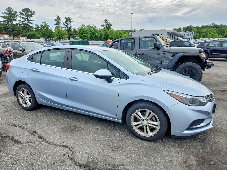 55237766 :رقم المزاد ، 1G1BE5SM2J7140057 vin ، 2018 Chevrolet Cruze مزاد بيع