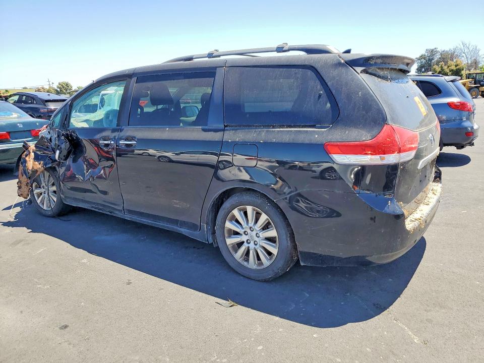 53436606 :رقم المزاد ، 5TDDK3DCXES082907 vin ، 2014 Toyota Sienna مزاد بيع