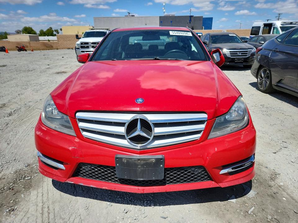 2012 Mercedes-benz C მანქანა იყიდება აუქციონზე, vin: WDDGF4HB5CR236174, აუქციონის ნომერი: 55409206