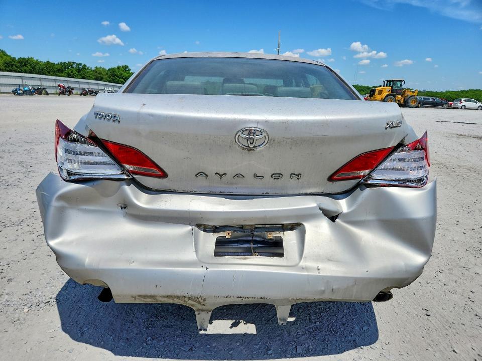 53104946 :رقم المزاد ، 4T1BK36BX6U129258 vin ، 2006 Toyota Avalon مزاد بيع