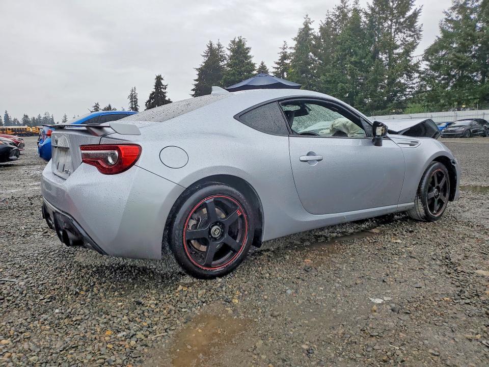 53576616 :رقم المزاد ، JF1ZNAE17J9701797 vin ، 2018 Toyota 86 مزاد بيع