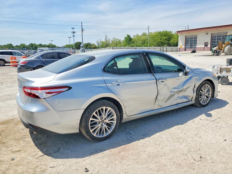 2018 Toyota Camry მანქანა იყიდება აუქციონზე, vin: 4T1B11HK6JU009678, აუქციონის ნომერი: 53367156