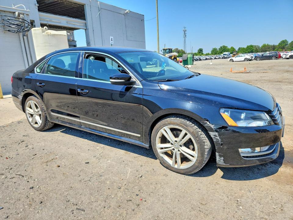 53962286 :رقم المزاد ، 1VWCN7A30EC007792 vin ، 2014 Volkswagen Passat مزاد بيع