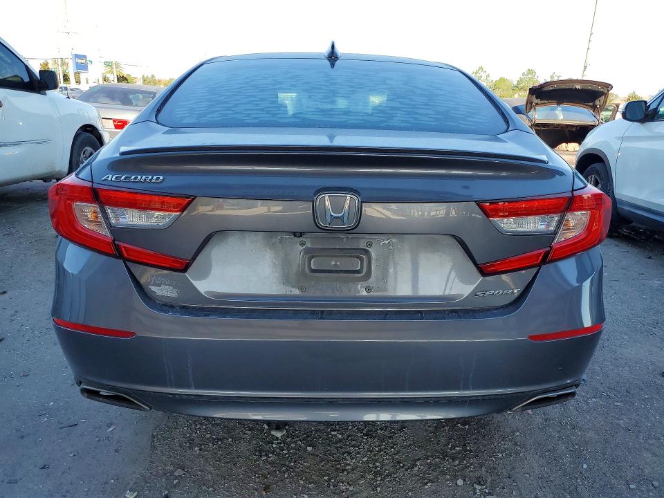 Продажа на аукционе авто 2018 Honda Accord, vin: 1HGCV1F37JA155700, номер лота: 53764496