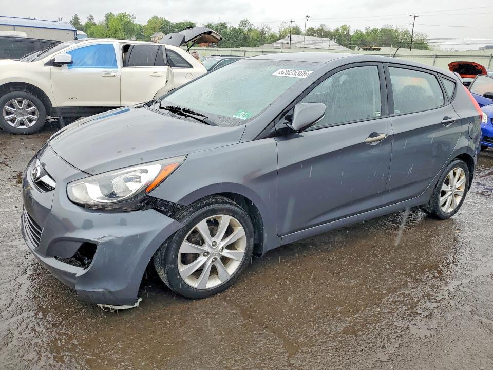 Продаж на аукціоні авто 2013 Hyundai Accent, vin: KMHCU5AE4DU072094, номер лоту: 52625306