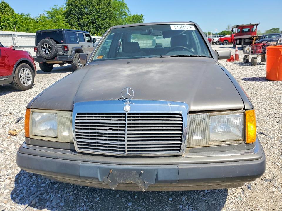 Продажа на аукционе авто 1993 Mercedes-benz 300, vin: WDBEA28E5PB998657, номер лота: 51566576