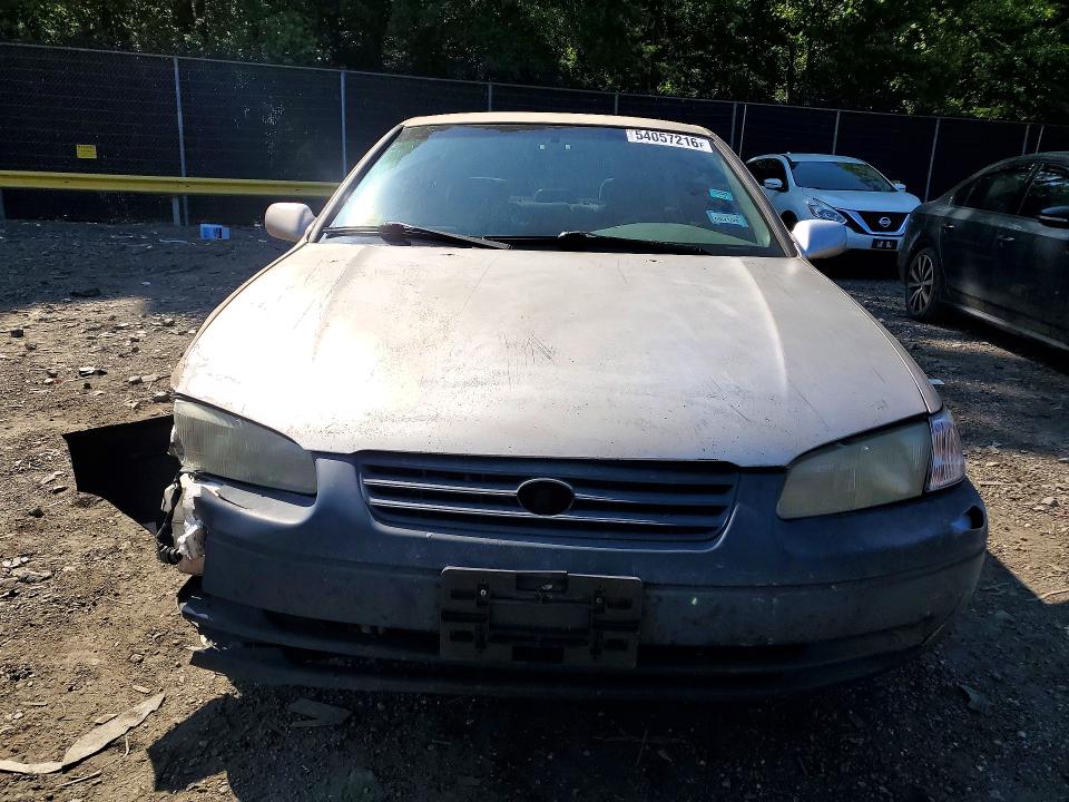 1998 Toyota Camry მანქანა იყიდება აუქციონზე, vin: JT2BG22K8W0216890, აუქციონის ნომერი: 54057216