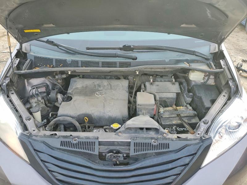 54678636 :رقم المزاد ، 5TDZK3DC4BS108726 vin ، 2011 Toyota Sienna مزاد بيع