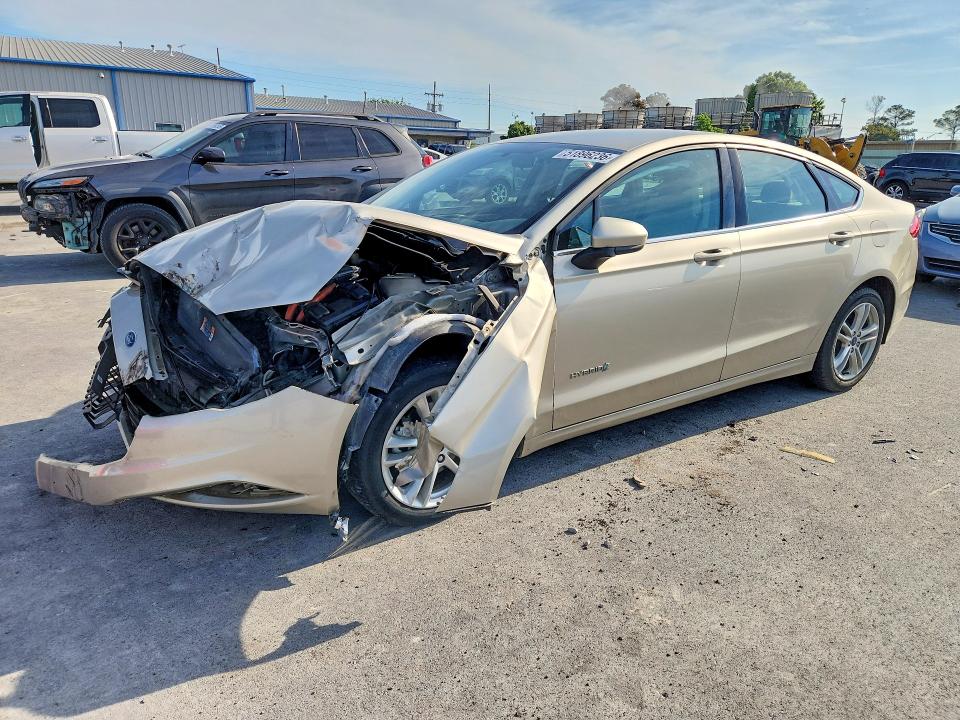 51896236 :رقم المزاد ، 3FA6P0UU8JR122020 vin ، 2018 Ford Fusion مزاد بيع