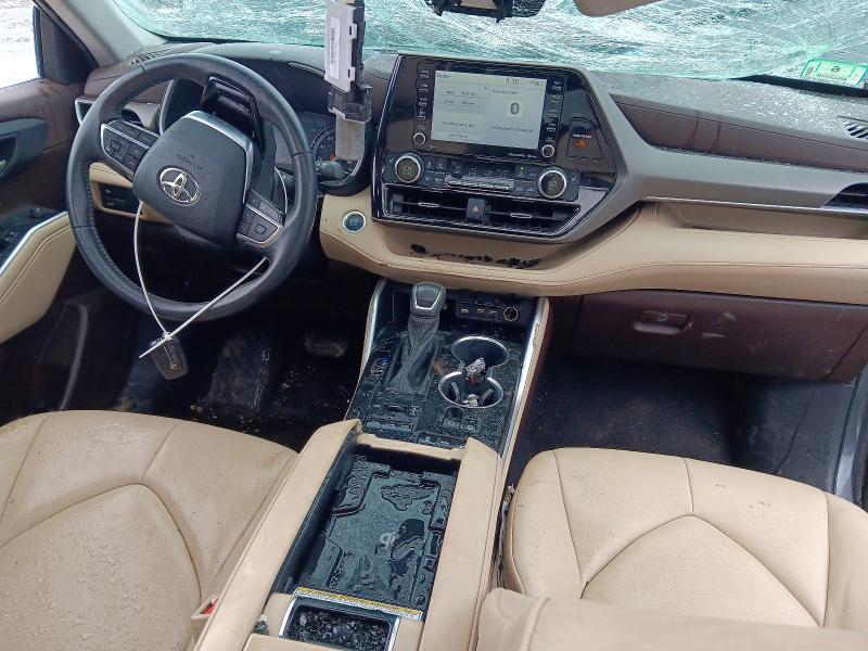 55112806 :رقم المزاد ، 5TDGZRBHXMS115848 vin ، 2021 Toyota Highlander مزاد بيع