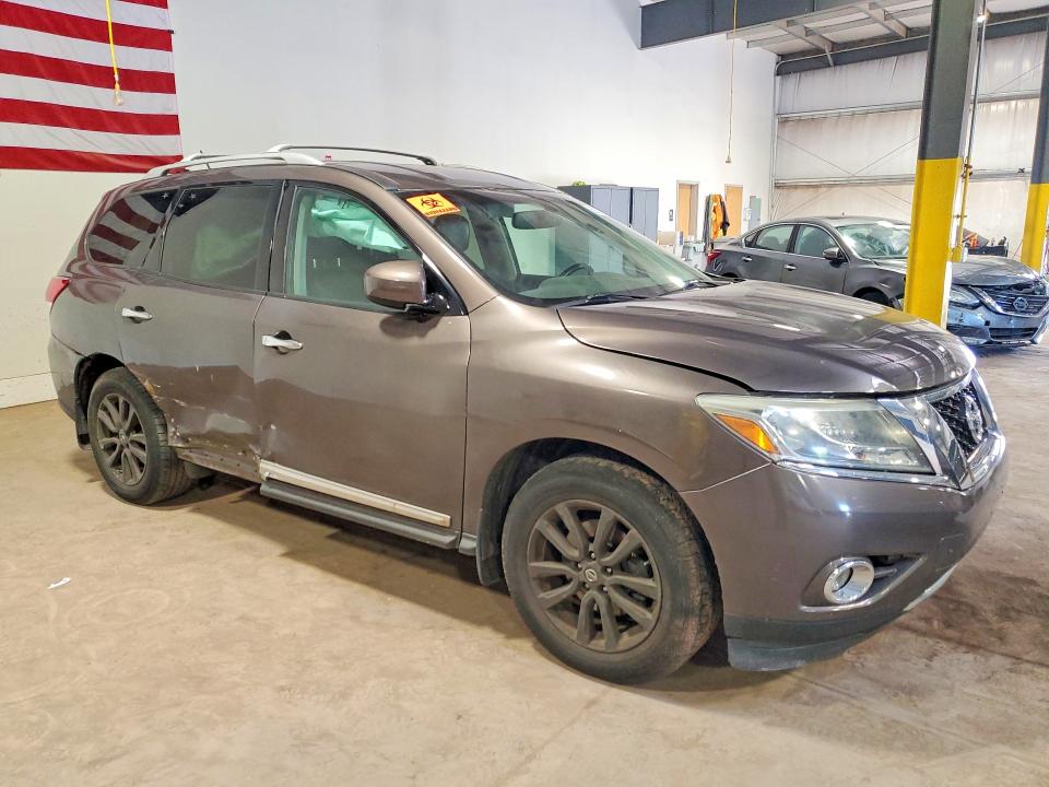 52768976 :رقم المزاد ، 5N1AR2MN7FC717882 vin ، 2015 Nissan Pathfinder مزاد بيع