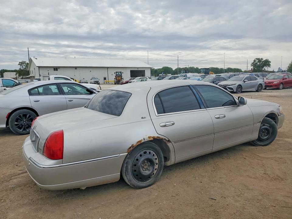 Aukcja sprzedaży 2003 Lincoln Town Car, vin: 1LNHM83WX3Y626677, numer aukcji: 52860696