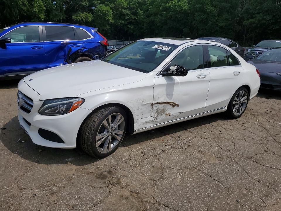 52024206 :رقم المزاد ، 55SWF4JB8JU275424 vin ، 2018 Mercedes-benz C مزاد بيع