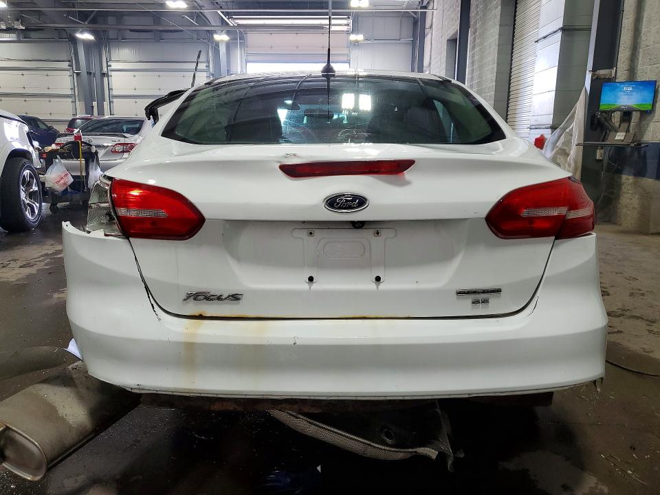 53639016 :رقم المزاد ، 1FADP3F27FL262909 vin ، 2015 Ford Focus مزاد بيع