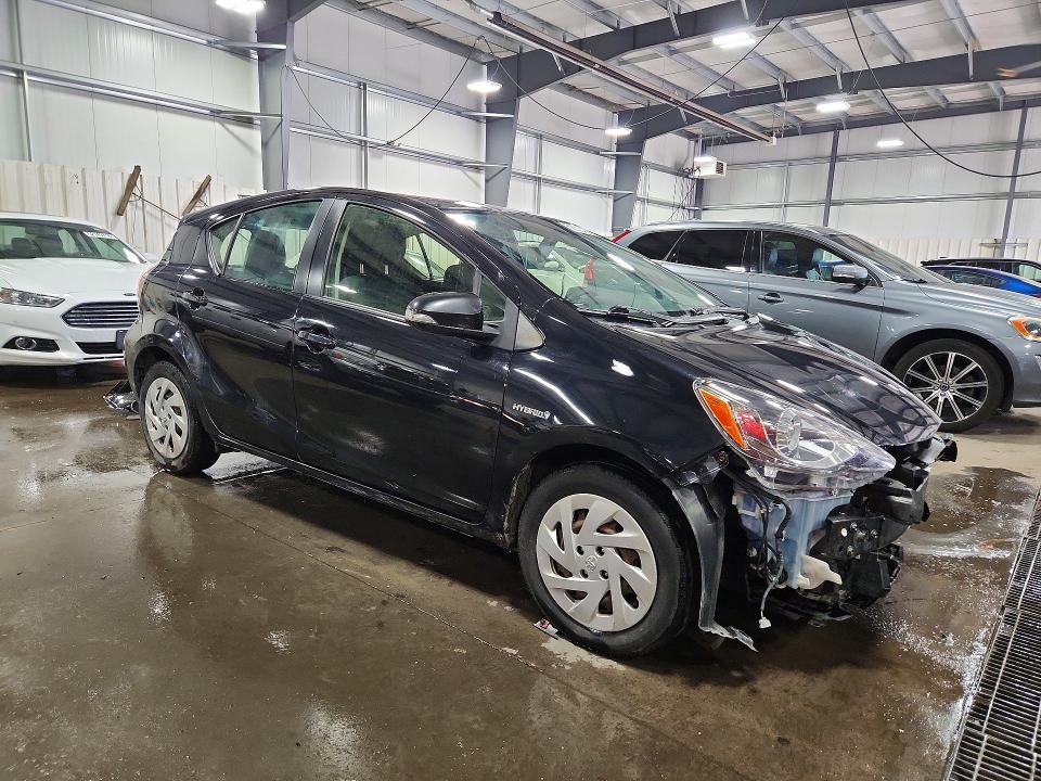 52220456 :رقم المزاد ، JTDKDTB37G1120369 vin ، 2016 Toyota Prius C مزاد بيع