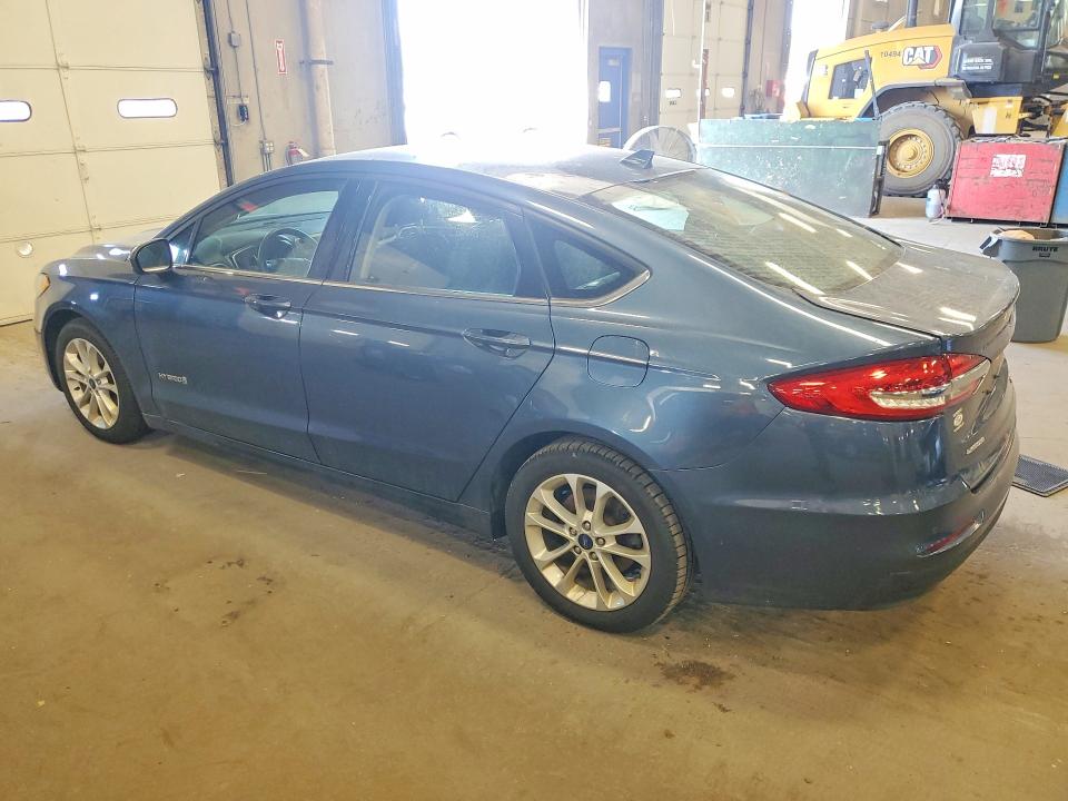 55865706 :رقم المزاد ، 3FA6P0LU1KR134058 vin ، 2019 Ford Fusion مزاد بيع