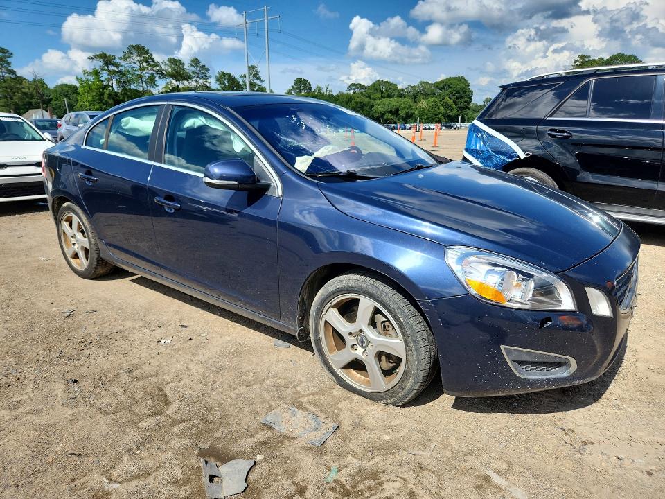 2013 Volvo S60 მანქანა იყიდება აუქციონზე, vin: YV1612FS8D2230840, აუქციონის ნომერი: 54632306