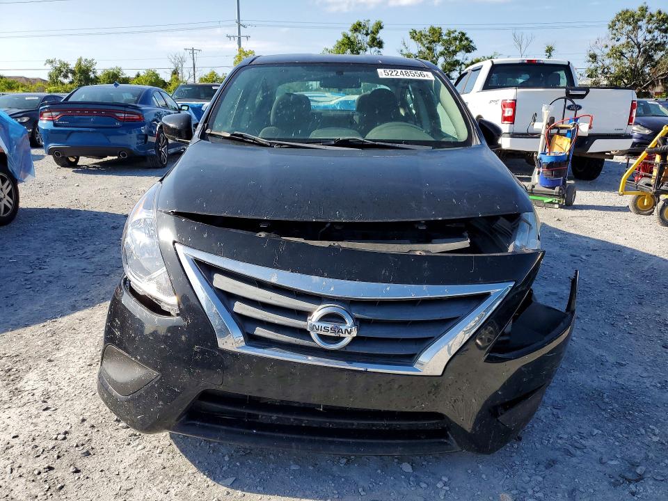 52248556 :رقم المزاد ، 3N1CN7AP5JL863239 vin ، 2018 Nissan Versa مزاد بيع