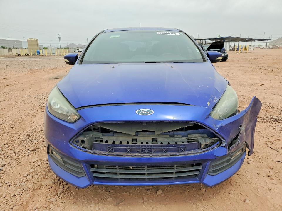 2015 Ford Focus მანქანა იყიდება აუქციონზე, vin: 1FADP3L91FL315217, აუქციონის ნომერი: 52500166