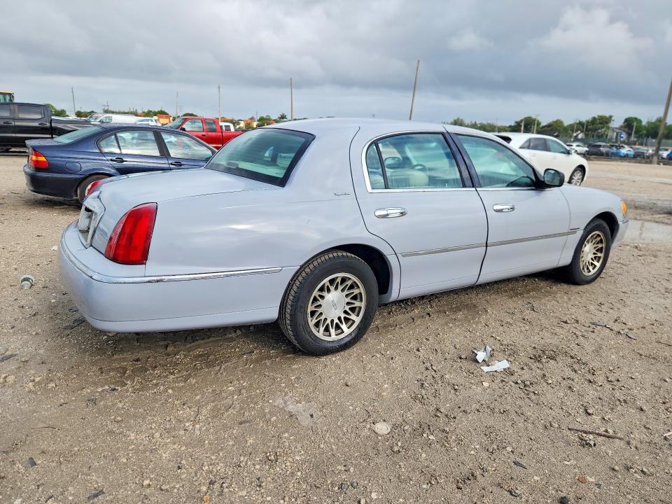 Продажа на аукционе авто 1999 Lincoln Town Car, vin: 1LNHM82W3XY683830, номер лота: 52008886