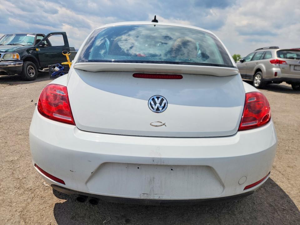 53012746 :رقم المزاد ، 3VWF17AT9FM655270 vin ، 2015 Volkswagen Beetle مزاد بيع