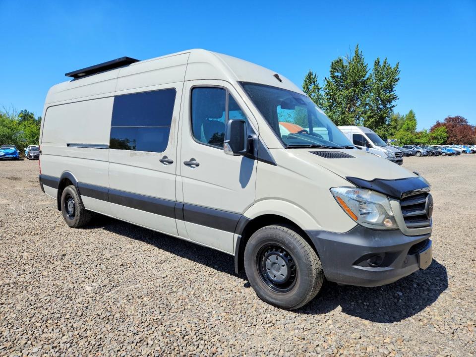 51697186 :رقم المزاد ، WD3PE8CD7JP648421 vin ، 2018 Mercedes-benz Sprinter مزاد بيع