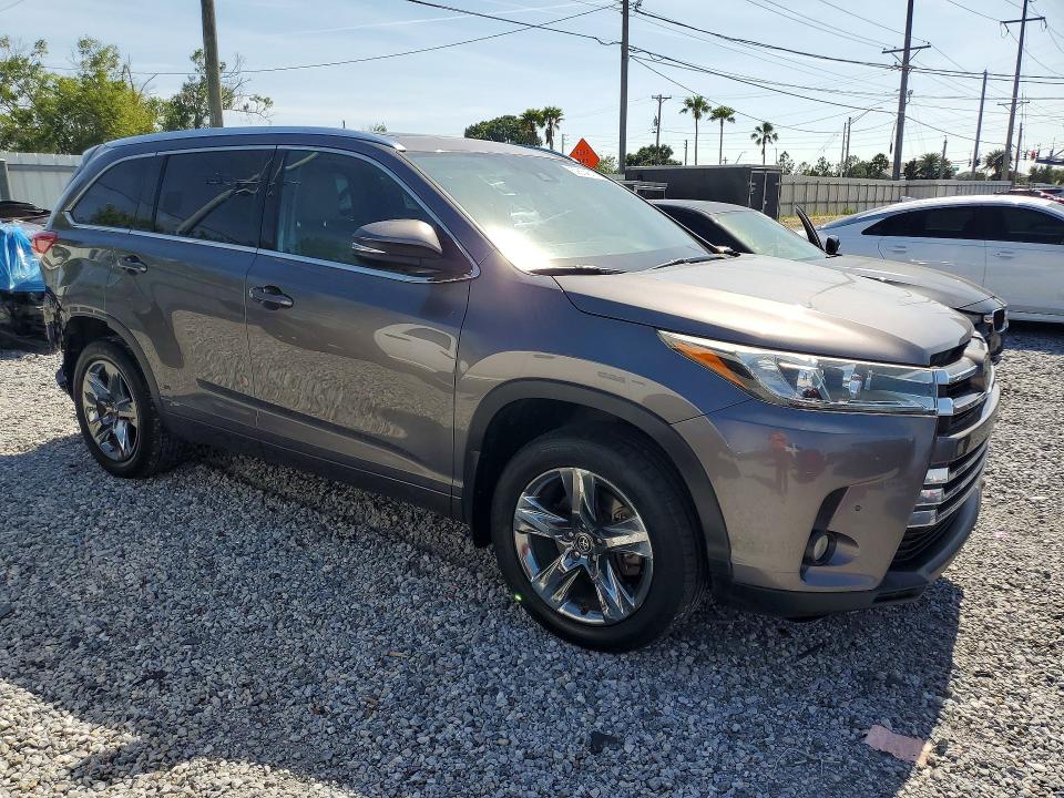 2018 Toyota Highlander მანქანა იყიდება აუქციონზე, vin: 5TDDZRFH0JS900498, აუქციონის ნომერი: 52654576