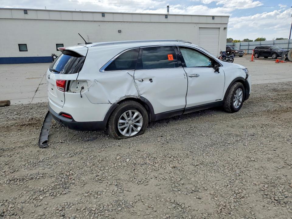 55068176 :رقم المزاد ، 5XYPGDA59HG197347 vin ، 2017 Kia Sorento مزاد بيع
