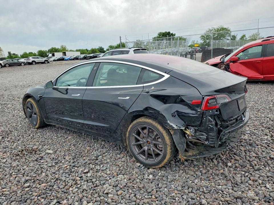 55230916 :رقم المزاد ، 5YJ3E1EB3JF183704 vin ، 2018 Tesla Model 3 مزاد بيع