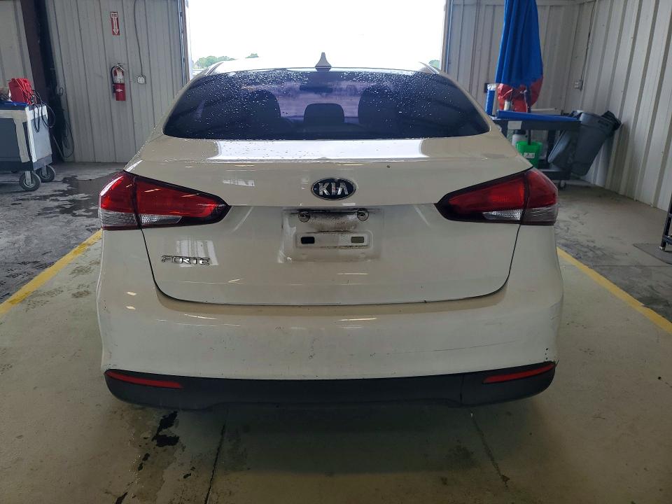 55039126 :رقم المزاد ، 3KPFK4A73HE041216 vin ، 2017 Kia Forte مزاد بيع
