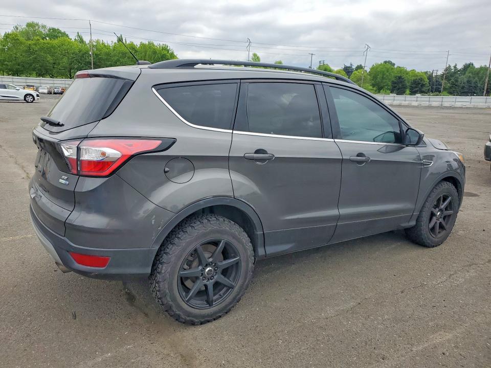 2017 Ford Escape მანქანა იყიდება აუქციონზე, vin: 1FMCU9G96HUD54552, აუქციონის ნომერი: 52076876