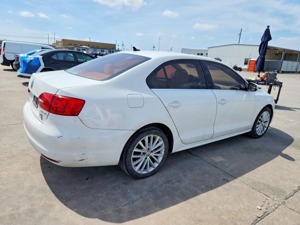 2011 Volkswagen Jetta მანქანა იყიდება აუქციონზე, vin: 3VWLX7AJ3BM325926, აუქციონის ნომერი: 52409256