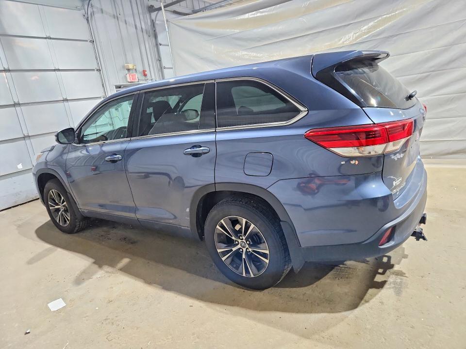52164426 :رقم المزاد ، 5TDBZRFH6JS887215 vin ، 2018 Toyota Highlander مزاد بيع