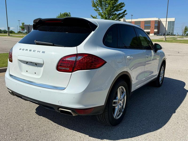 55159076 :رقم المزاد ، WP1AA2A28ELA02404 vin ، 2014 Porsche Cayenne مزاد بيع