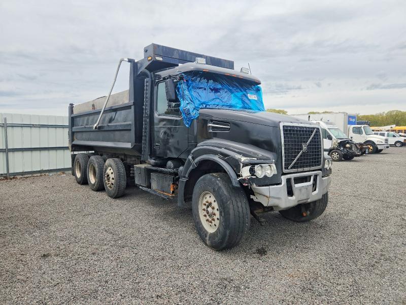 Продажа на аукционе авто 2004 Volvo Vhd, vin: 4V5K99GG04N361579, номер лота: 46721746