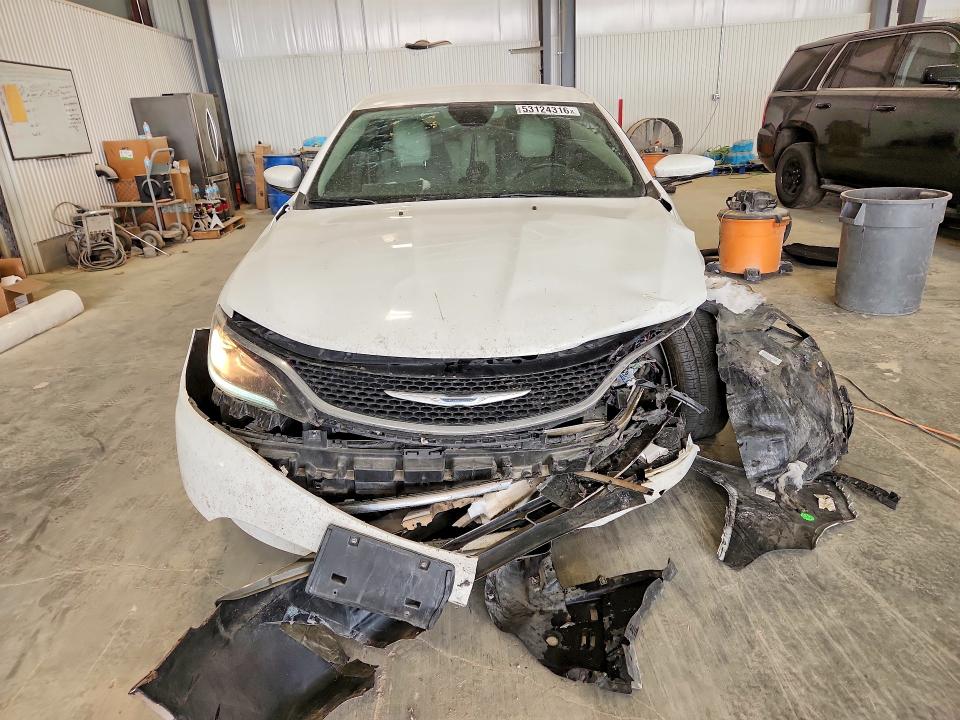 53124316 :رقم المزاد ، 1C3CCCCG7FN522414 vin ، 2015 Chrysler 200 مزاد بيع