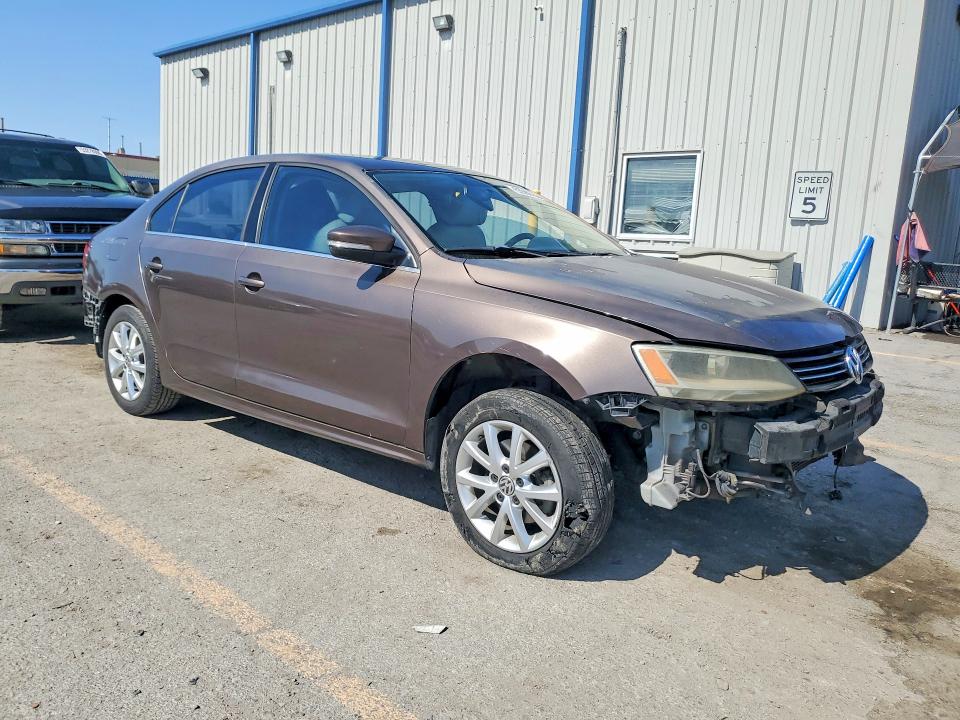 53580756 :رقم المزاد ، 3VWD17AJ7EM238024 vin ، 2014 Volkswagen Jetta مزاد بيع