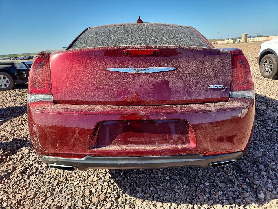 55444146 :رقم المزاد ، 2C3CCABG8JH140996 vin ، 2018 Chrysler 300 مزاد بيع