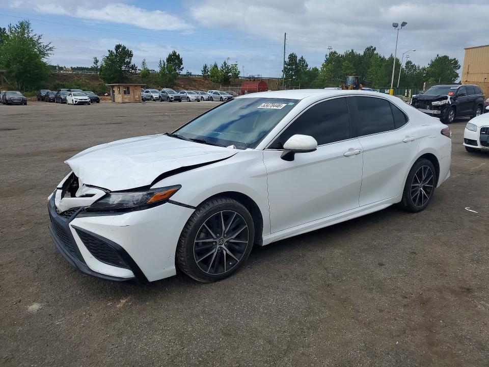 2021 Toyota Camry მანქანა იყიდება აუქციონზე, vin: 4T1G11AK9MU417645, აუქციონის ნომერი: 53470446