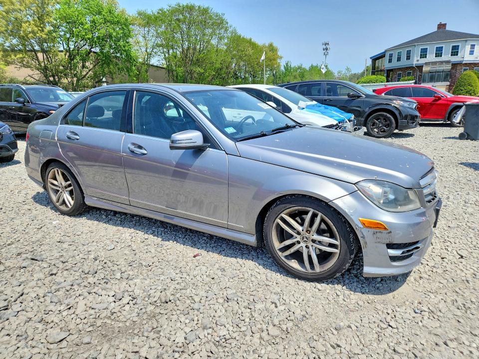 2012 Mercedes-benz C მანქანა იყიდება აუქციონზე, vin: WDDGF8BB8CR206893, აუქციონის ნომერი: 53570546