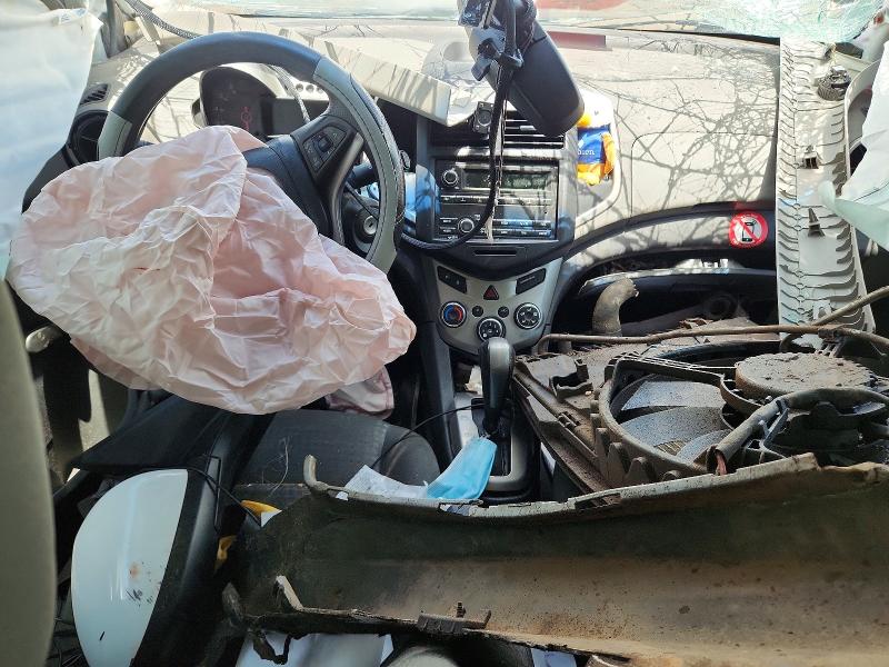 54011506 :رقم المزاد ، 1G1JA6SH1F4175715 vin ، 2015 Chevrolet Sonic مزاد بيع