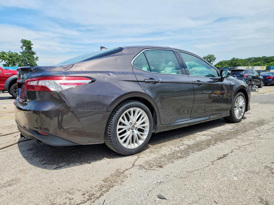 2019 Toyota Camry Hybrid მანქანა იყიდება აუქციონზე, vin: 4T1B21HK7KU520475, აუქციონის ნომერი: 55426836
