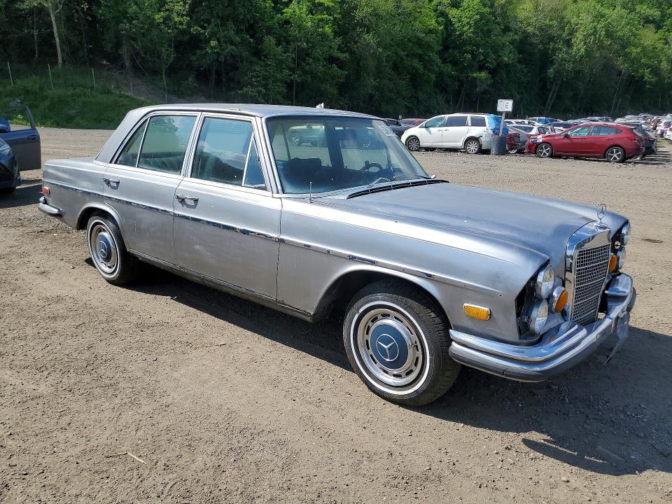 53670496 :رقم المزاد ، 1080161207530 vin ، 1971 Mercedes-benz 280s مزاد بيع